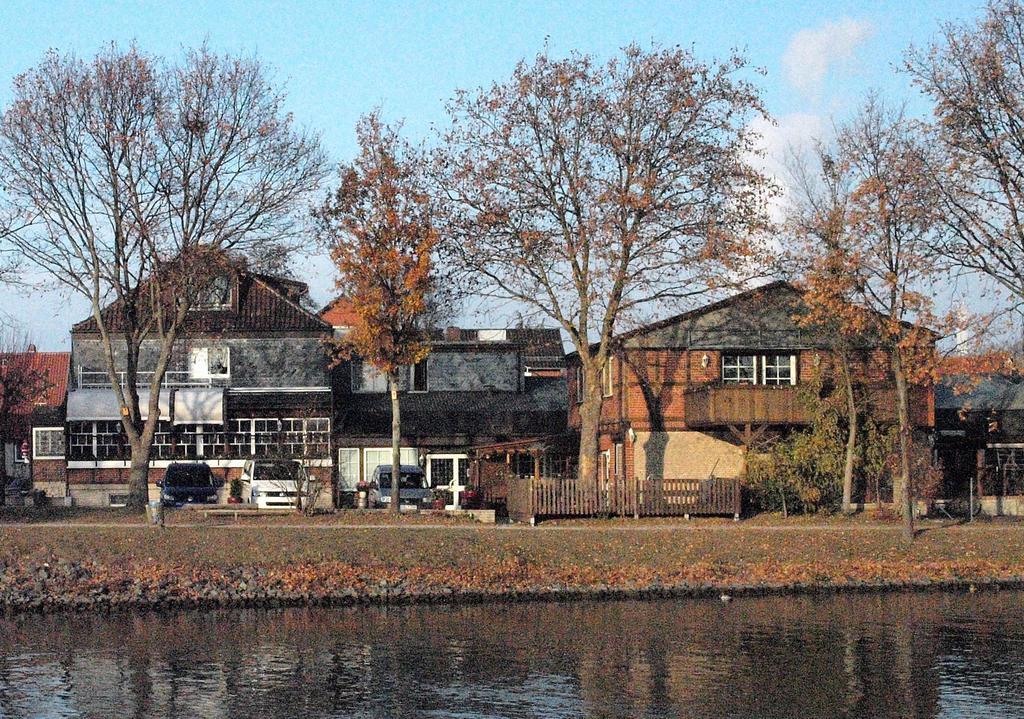 Alter Dorfkrug Am Kanal Wolfsburg Exterior foto